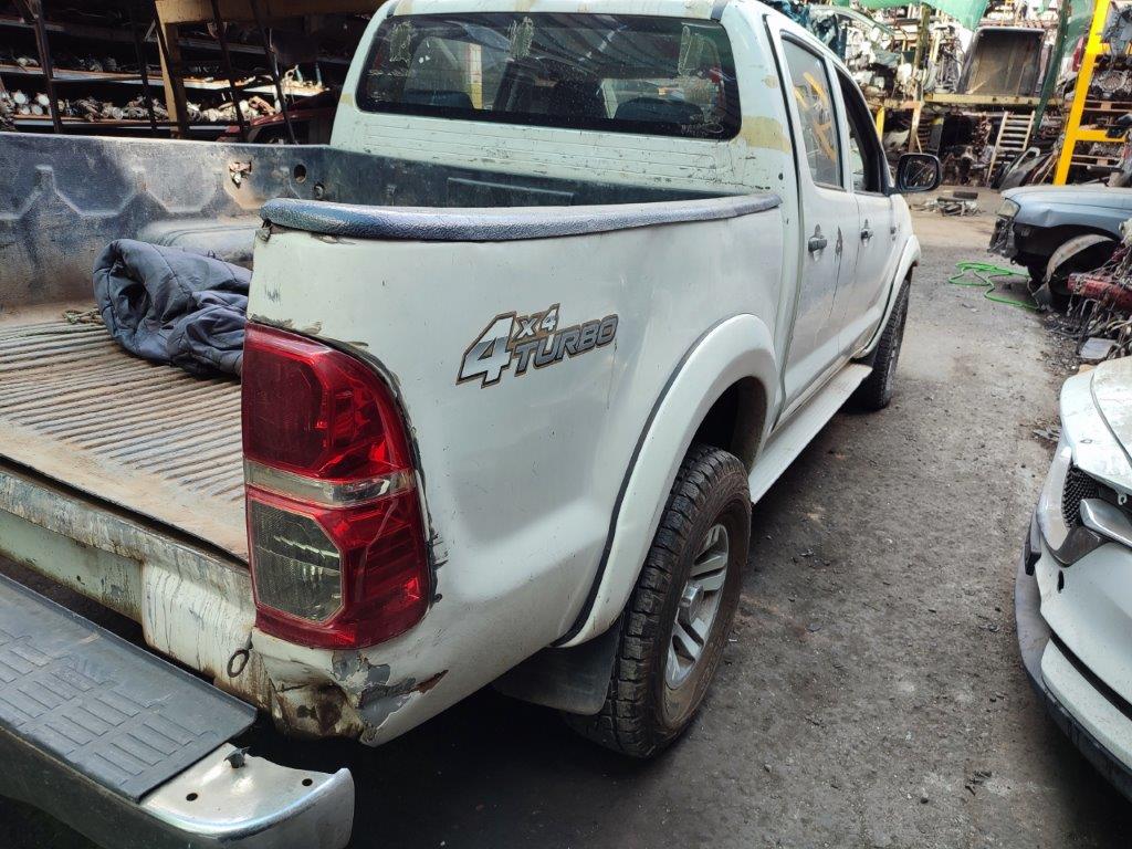  Toyota HILUX 2006    EN DESARME